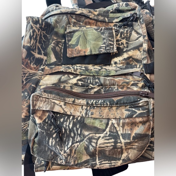 Cabela’s Camo Hunting Vest with Seat & Turkey Call Case Small-Large - Picture 5 of 13